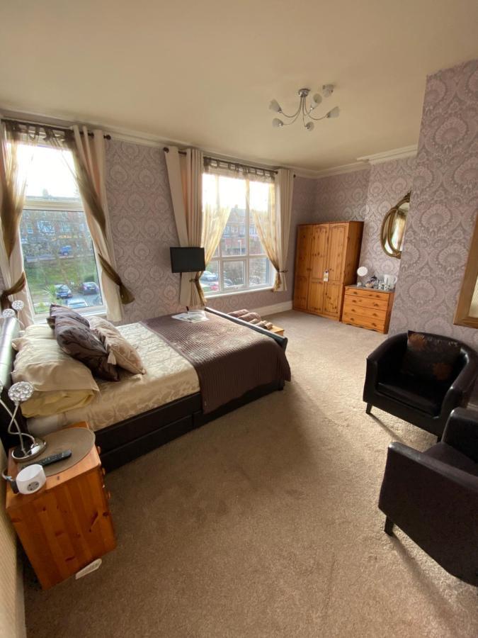 Bed and Breakfast The Fairmile Lytham St Annes Exterior foto