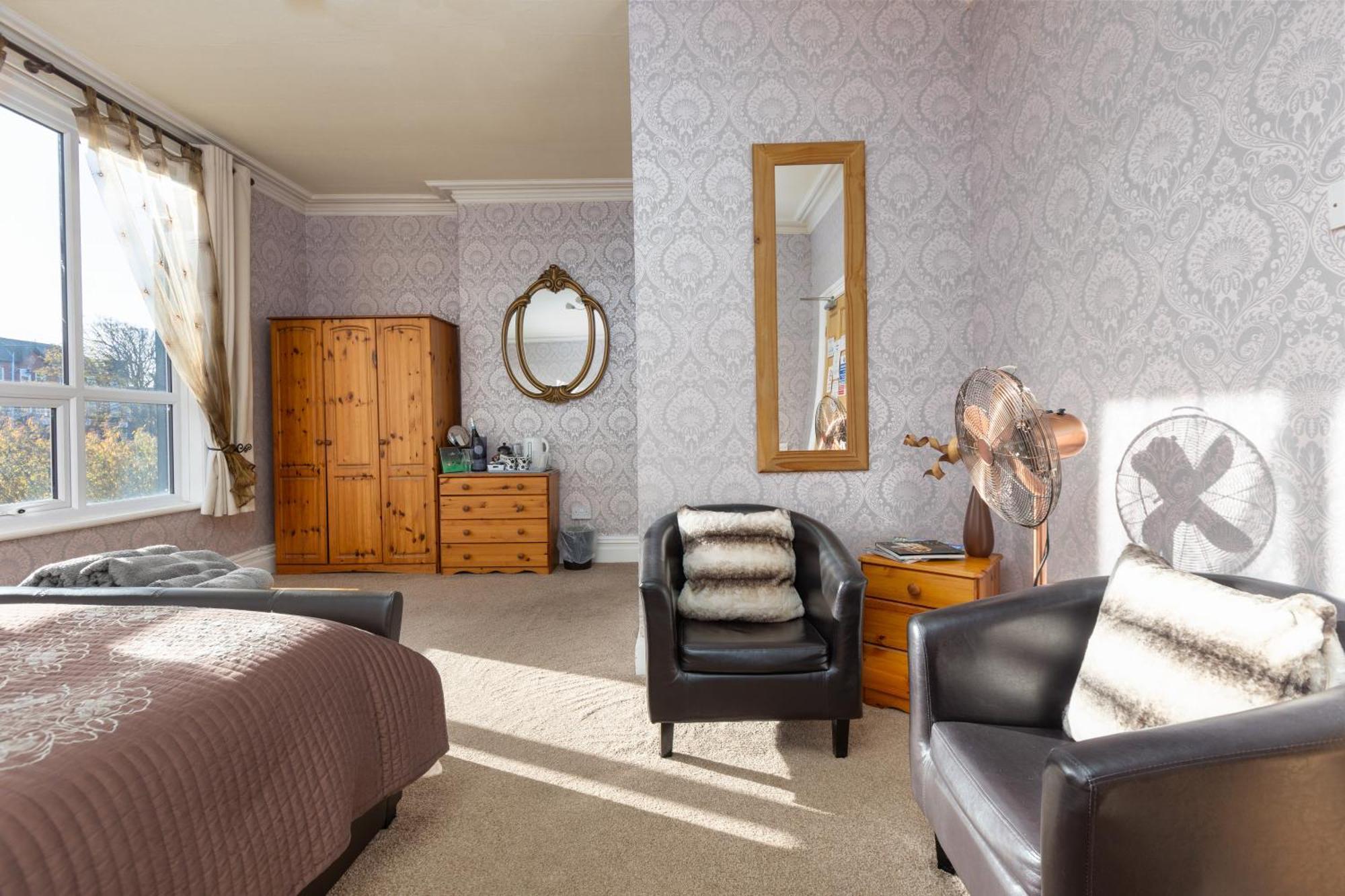 Bed and Breakfast The Fairmile Lytham St Annes Exterior foto